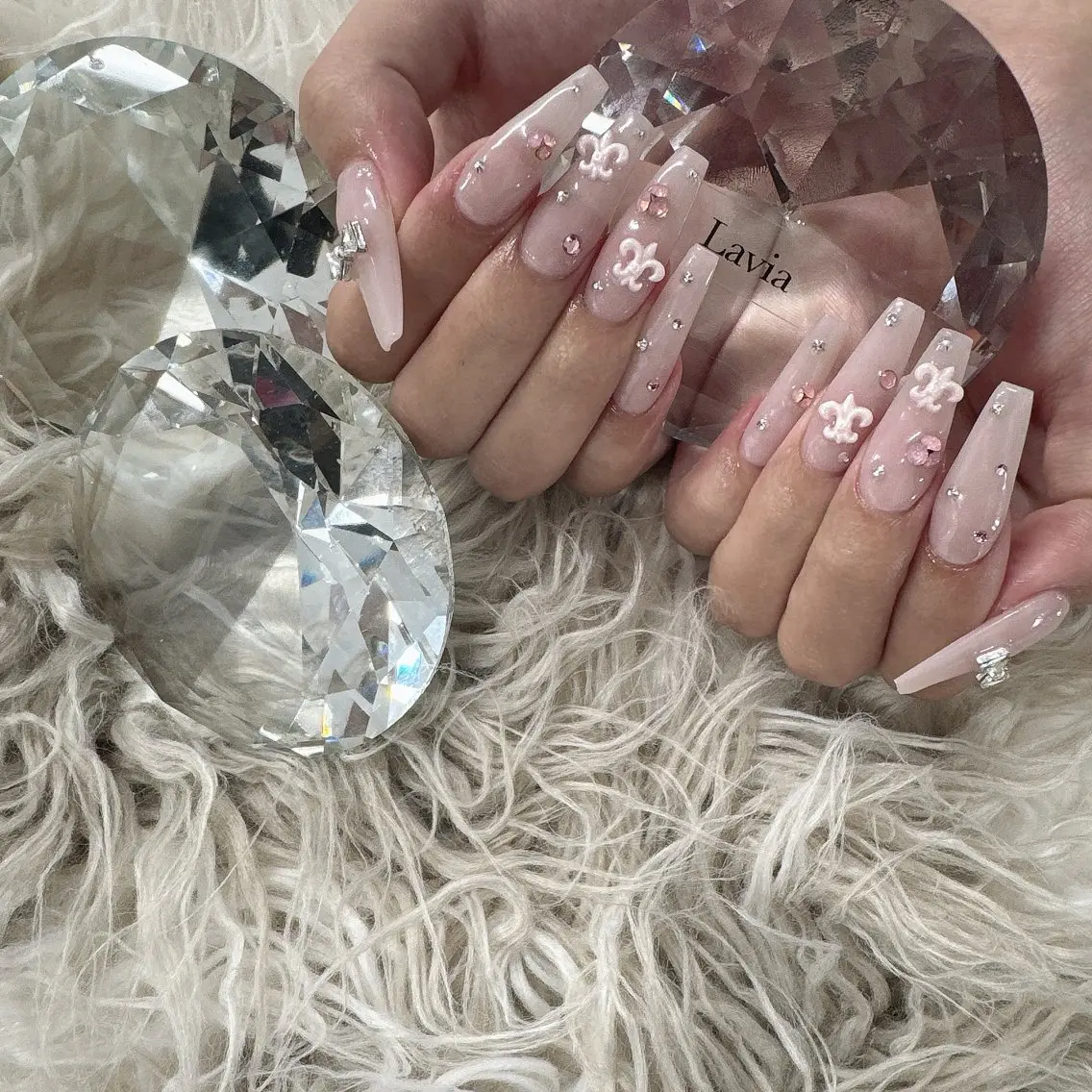 ネイル lavia🖤 ayumiのネイルデザイン