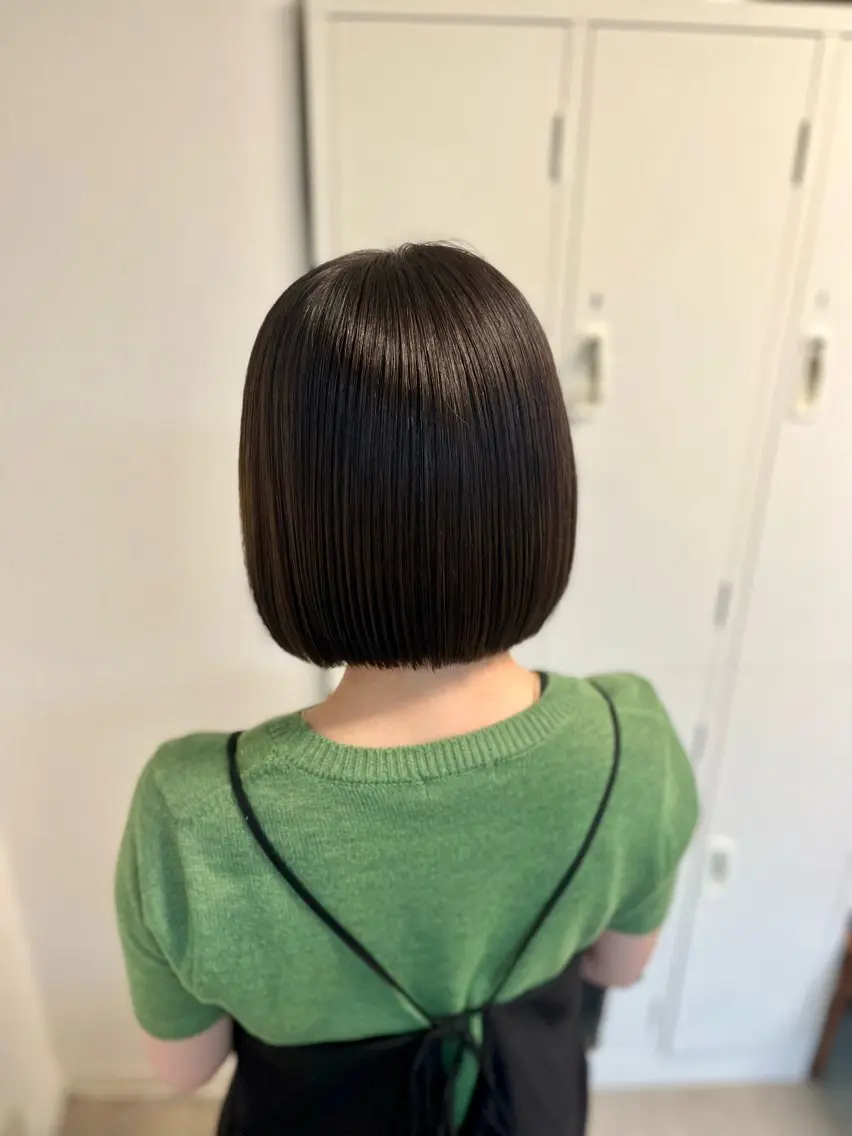 ショート ボブ カット ヘアセット 縮毛矯正✨グレー ジュカラー✨MOEのヘアスタイル