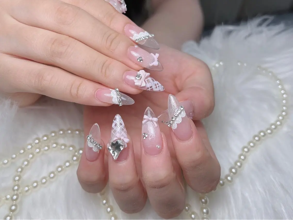 ネイル オーロラネイル ボルドー ブラウン 氷ネイル・うるうるネイル キラキラネイル ハンドネイル Sora  Nail 長さ出し専門店のネイルデザイン