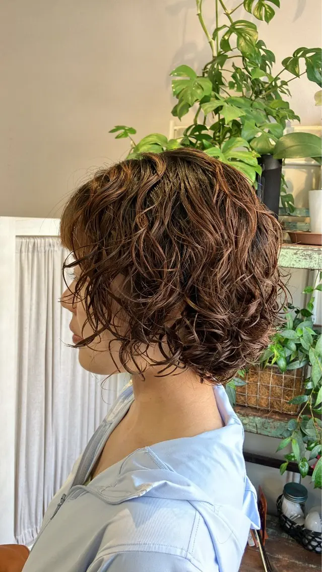 ミディアム ミディアムパーマ レイヤーカット 河本 正美のヘアスタイル