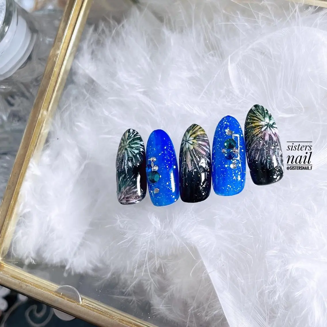 ネイル アートネイル グラデーション キラキラネイル ラメ(グリッター) ラメグラデーション sisters nail.fのネイルデザイン