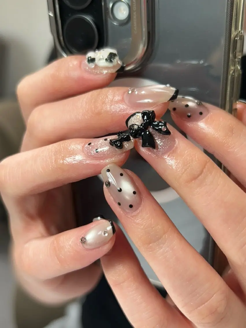 ネイル グラデーション ラメ(グリッター) マグネットネイル ミラーネイル ニュアンスネイル ハンドネイル Lumi de nailsのネイルデザイン