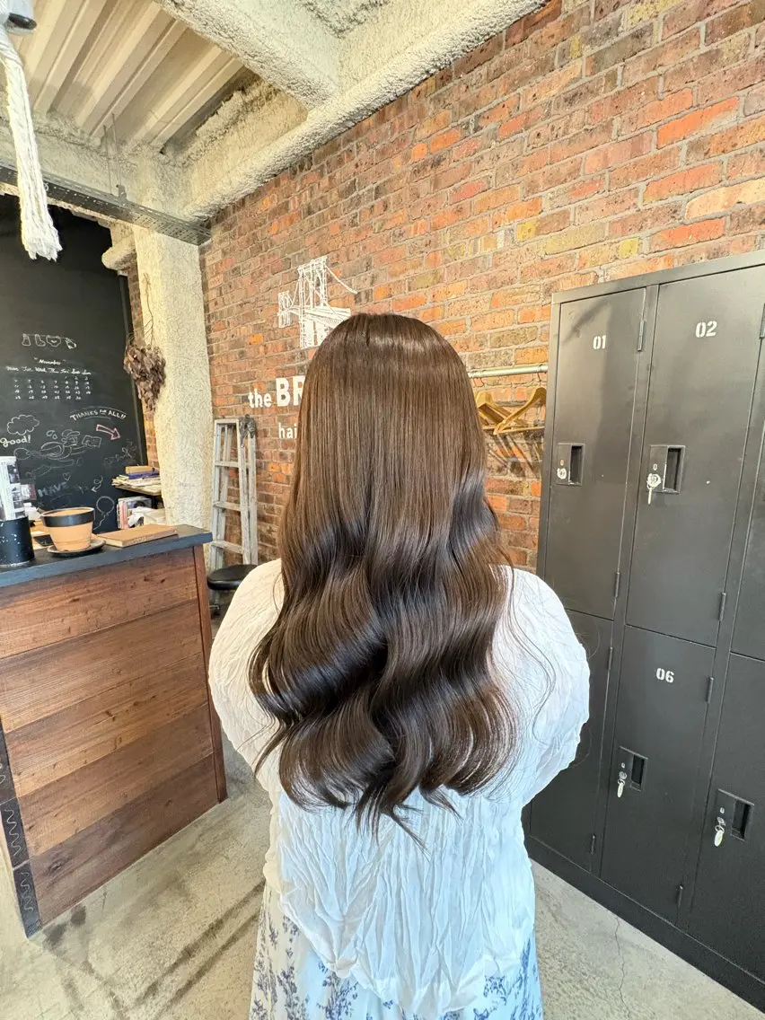 ロング カラー アッシュ アッシュグレー アッシュグレージュ 透明感カラー グレージュ ヘアカラー the BRIDGE 加藤みのりのヘアスタイル