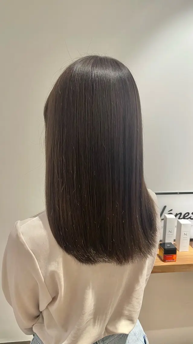 ミディアム カラー いさと🩵ᩚ 表参道美容室のヘアスタイル