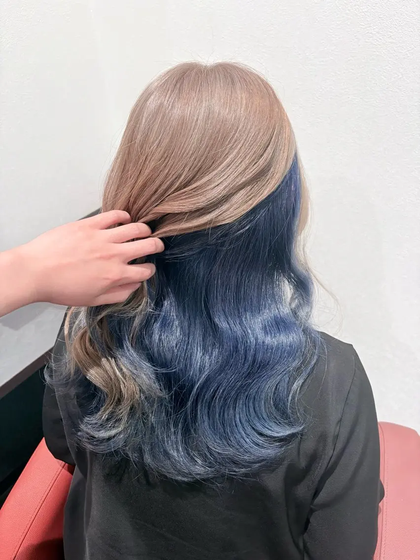 カラー ヘアカラー 沢木 陽菜のヘアスタイル