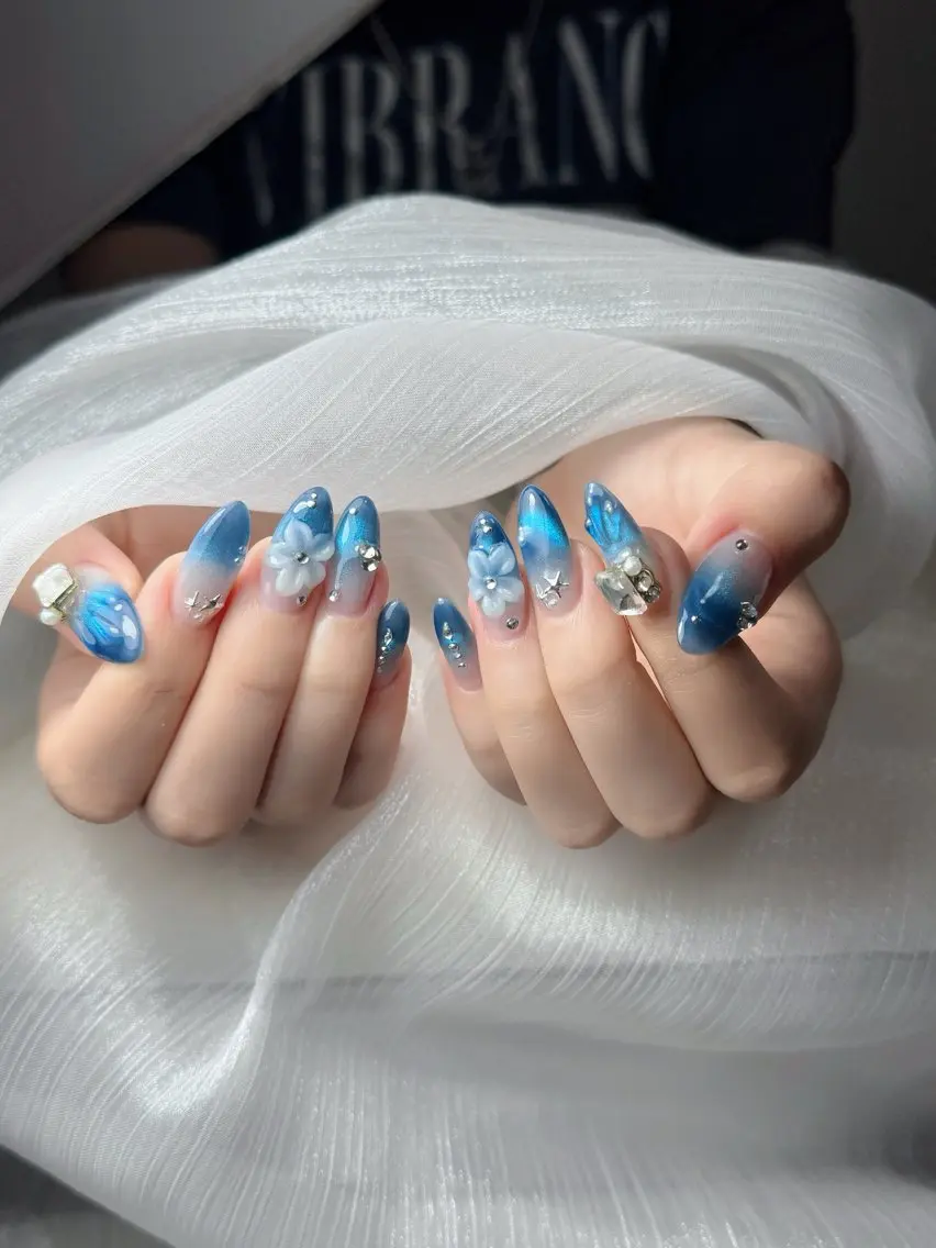 ネイル チークネイル フレンチネイル グラデーション 韓国ネイル マグネットネイル ハンドネイル Hana Nailのネイルデザイン