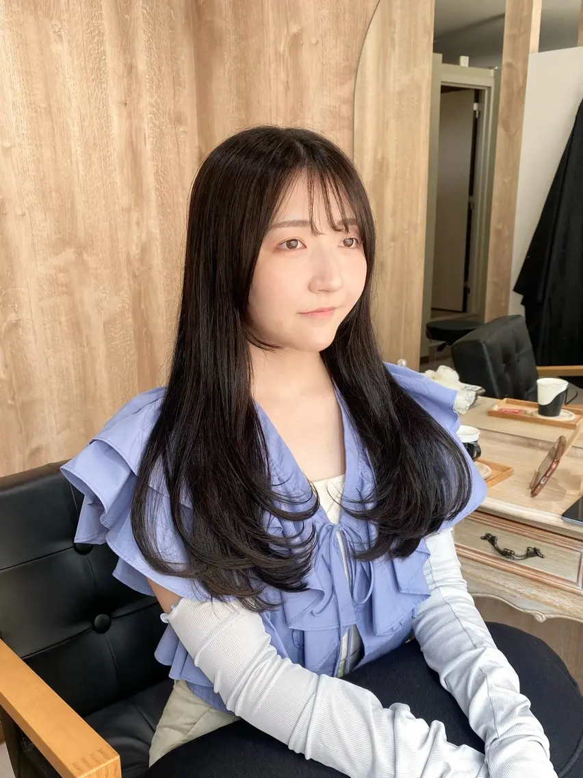 ロング カット ヘアカラー トリートメント 王道かわいい🤍ベー ジュカラー＊里々花＊のヘアスタイル