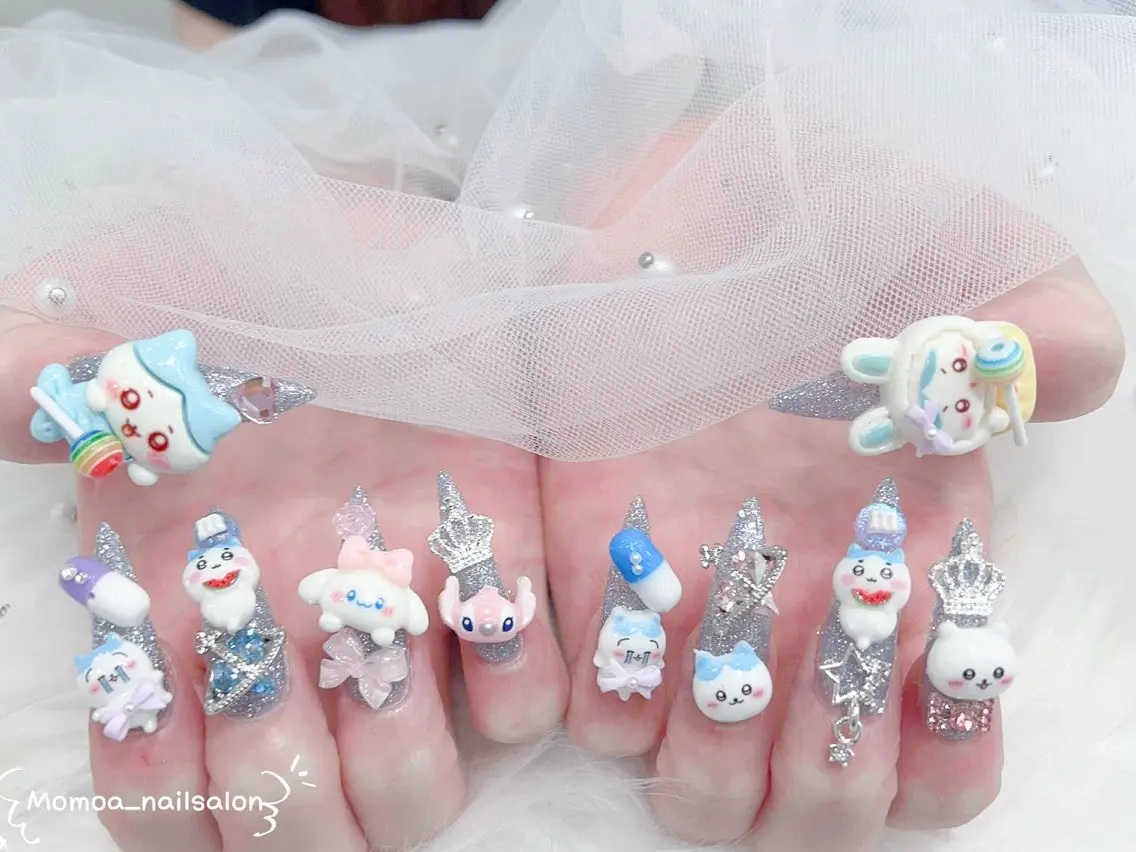 ネイル グラデーション キラキラネイル マグネットネイル スカルプネイル 冬ネイル ハンドネイル kawaiiko サロンのネイルデザイン