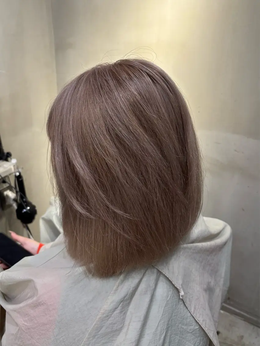 ショート カラー ベージュカラー ブリーチ ミルクティーベージュ ヘアカラー 中園康 /カラー/ブリーチのヘアスタイル