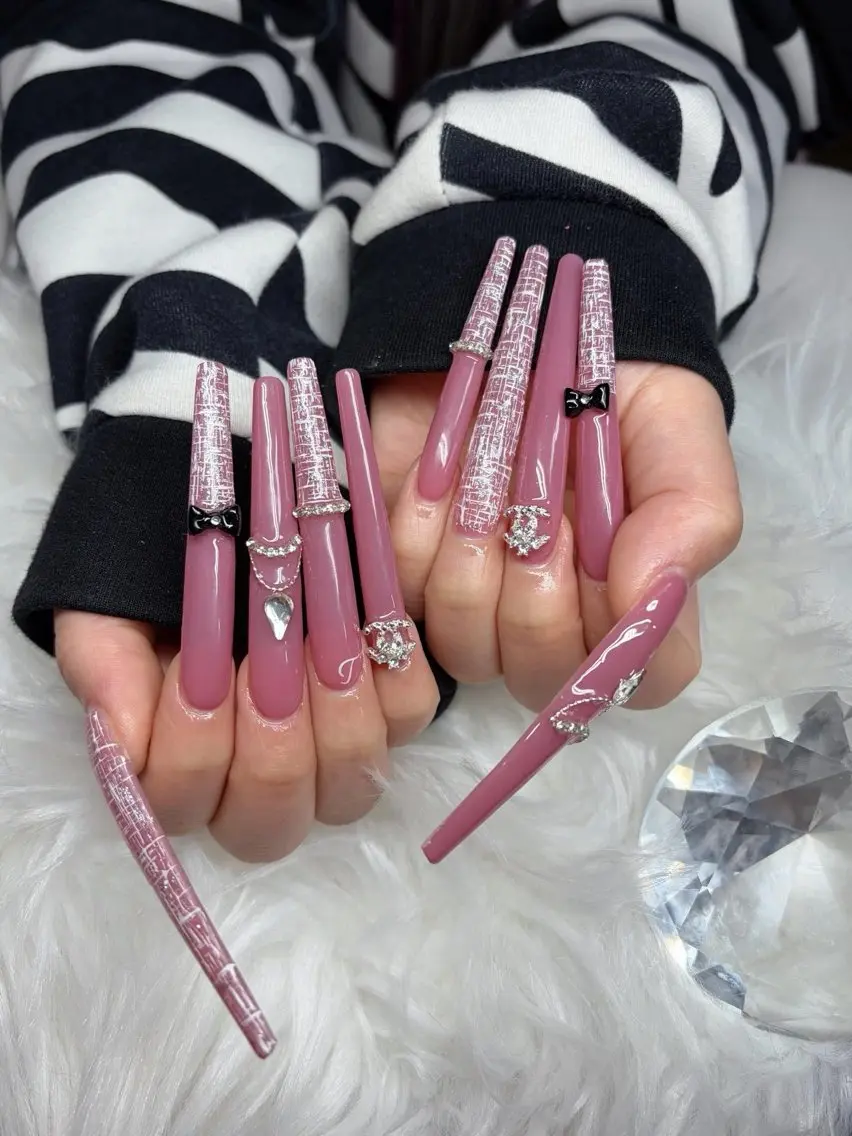 ネイル アートネイル オーロラネイル チークネイル 長さ出し フットネイル ハンドネイル Chan nailsのネイルデザイン