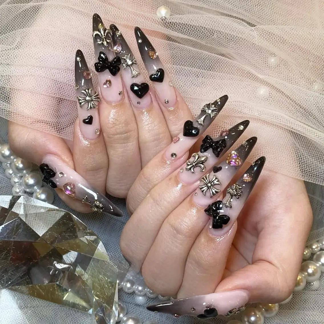 ネイル チークネイル ドット フットネイル フレンチネイル グラデーション Nihonthy Nail 新宿のネイルデザイン