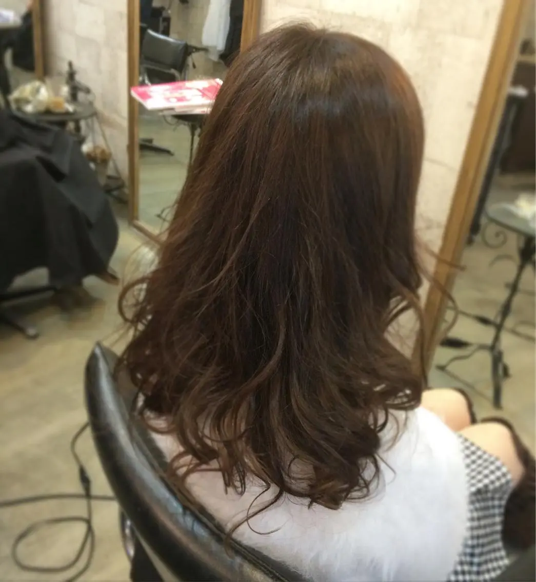 セミロング カラー インナーカラー インナーカラー/天神 ブリーチ/吉田のヘアスタイル