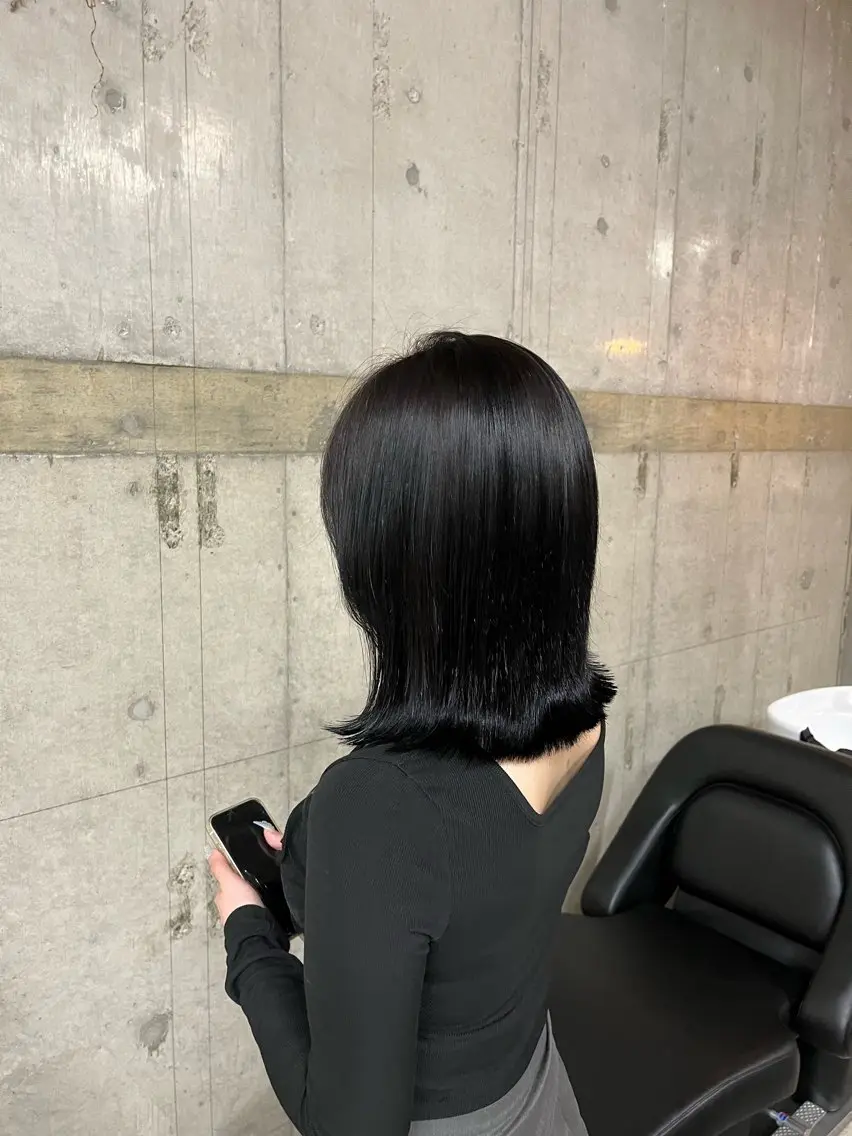 カラー 瑠己杏 :ボブ/ ハイトーンワンカラーのヘアスタイル