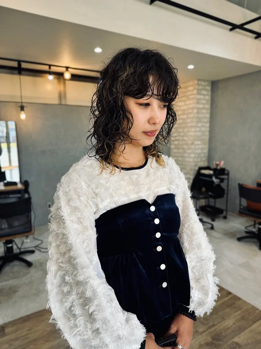 ミディアム パーマ Basis 田口豪司のヘアスタイル