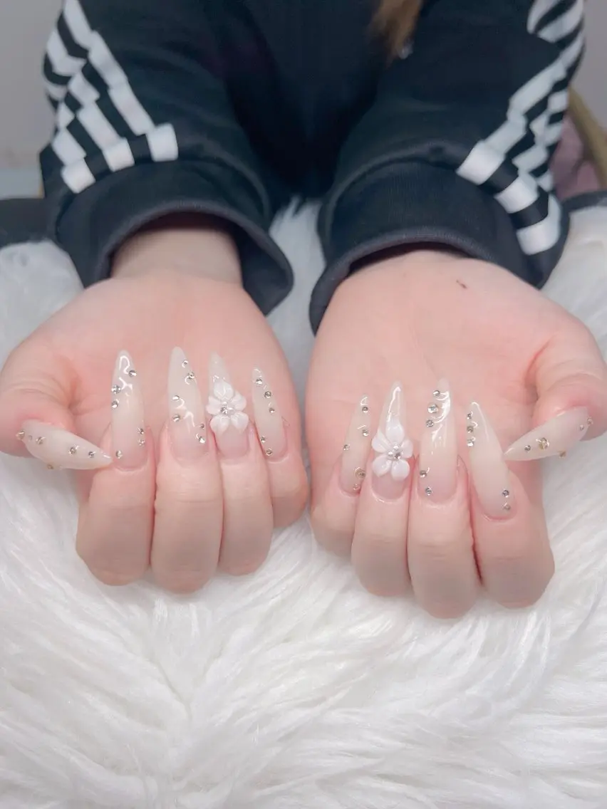 ネイル ハンドネイル Lee Nails チップ長さだし専門店のネイルデザイン
