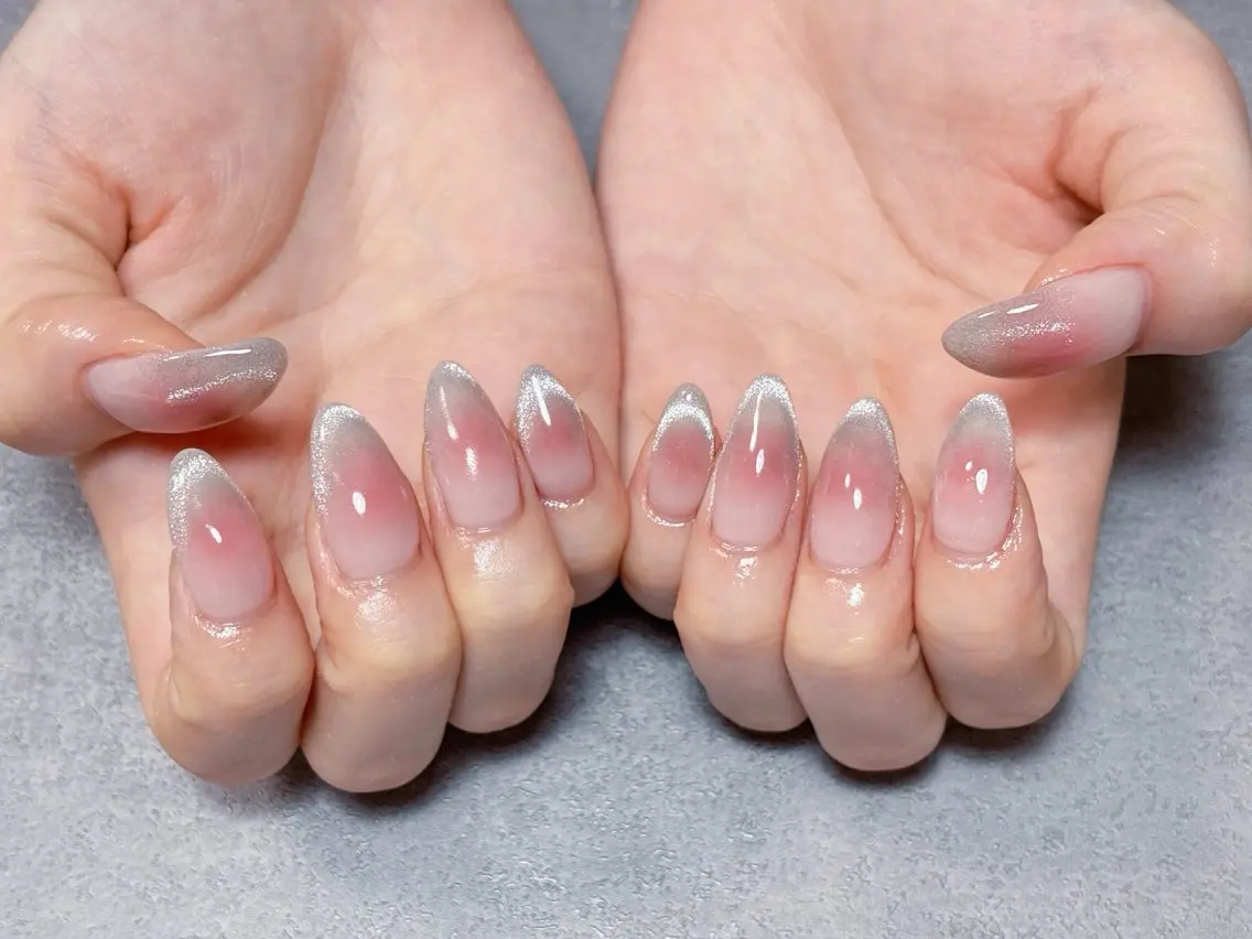 ネイル チークネイル 韓国ネイル マグネットネイル 夏ネイル ハンドネイル ハンドケア 💫ゆか_ Nailartistのネイルデザイン