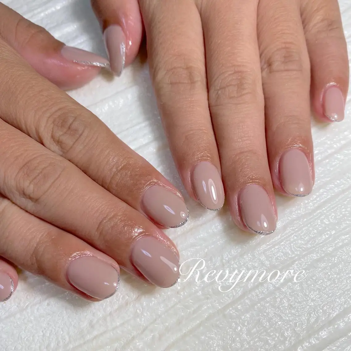 ミディアム ネイル 韓国風ヘア ジェルネイル キラキラネイル 韓国ネイル ラメ(グリッター) nail salon Revymoreのネイルデザイン