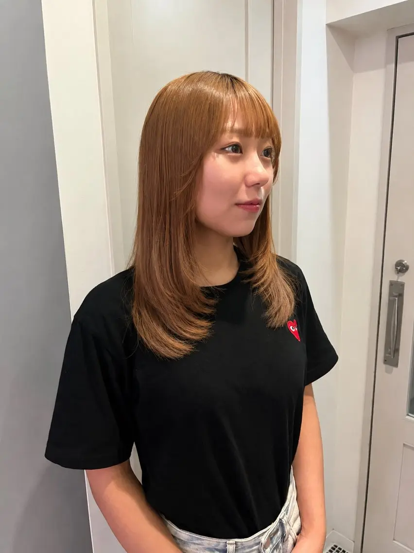 セミロング カラー ハイトーンカラー レイヤーカット オリーブカラー/ レイヤー/ ローレンのヘアスタイル