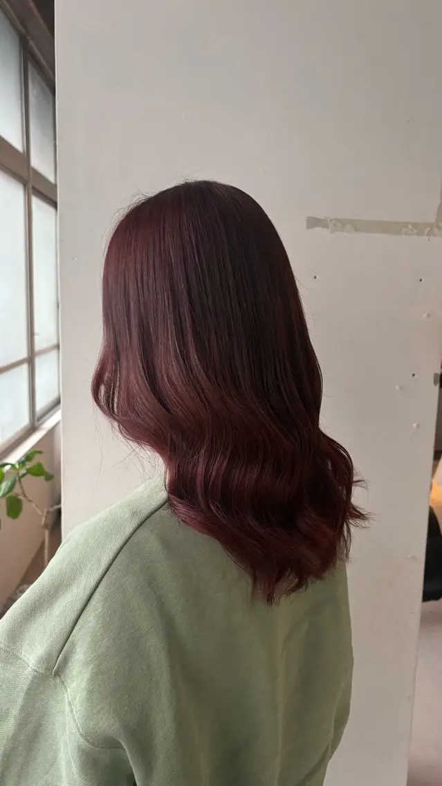 セミロング レッドブラウン ヘアカラー 安藤 まりのヘアスタイル