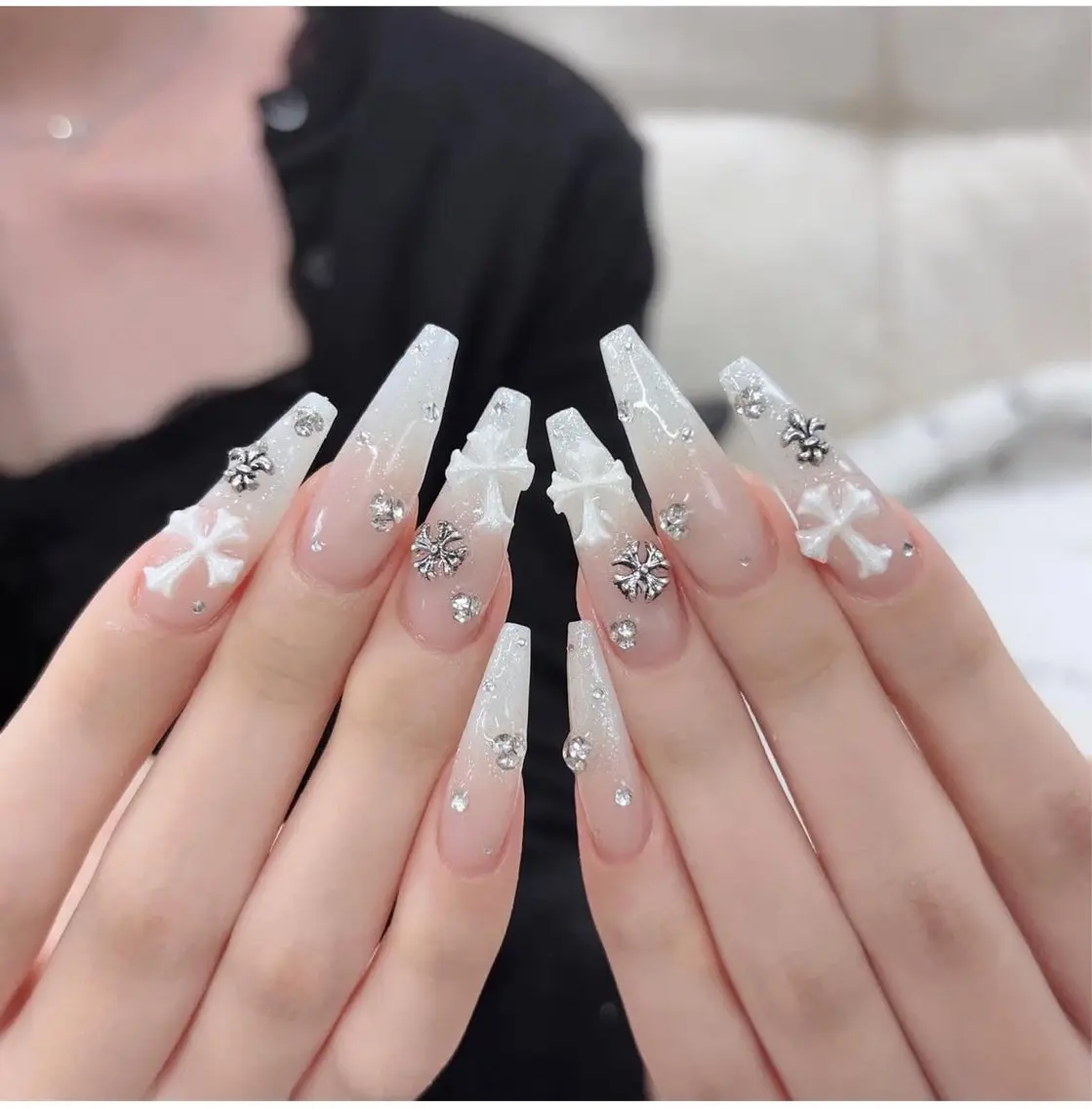 ネイル 成人式 韓国ネイル ロングネイル マグネットネイル 大理石ネイル(マーブル) ハンドネイル Sanie Salonのネイルデザイン
