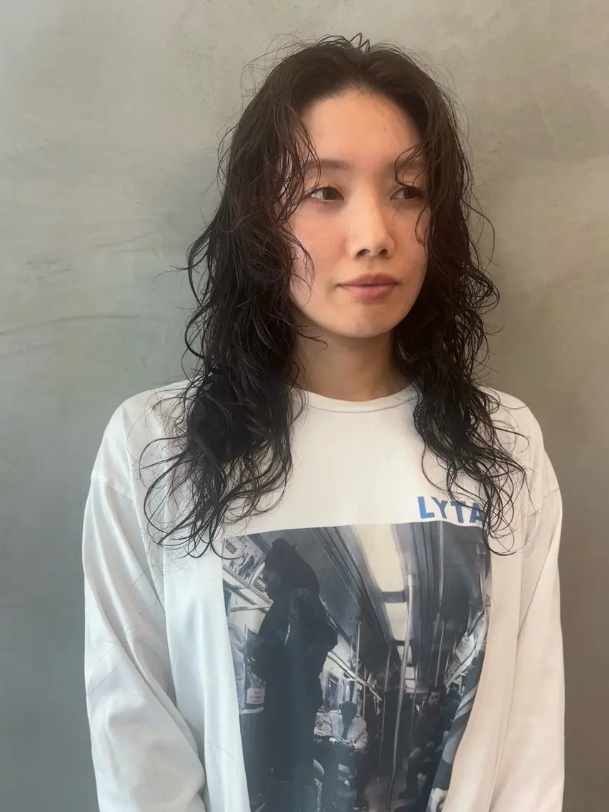 ロング パーマ レイヤーカット 迫 裕美のヘアスタイル