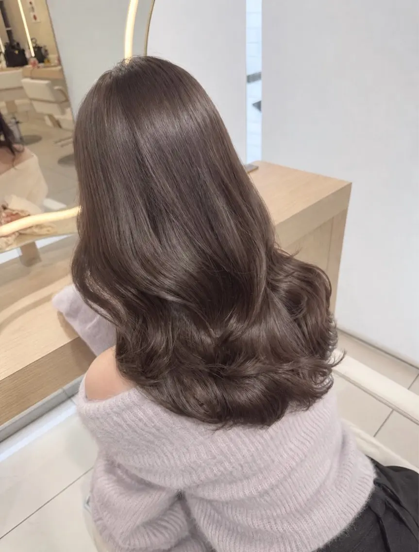 セミロング カラー 透明感カラー ヘアカラー ゆいな/明るめカラー /艶カラー/髪質改善のヘアスタイル