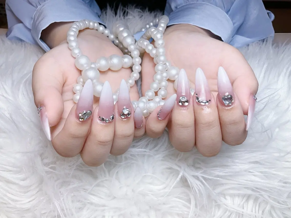 ネイル ハンドネイル 🍭Yun nail hyejin🌸のネイルデザイン