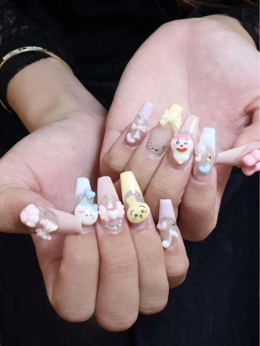ネイル アートネイル フレンチネイル ジェルネイル キラキラネイル 韓国ネイル ハンドネイル ICE Nailsのネイルデザイン