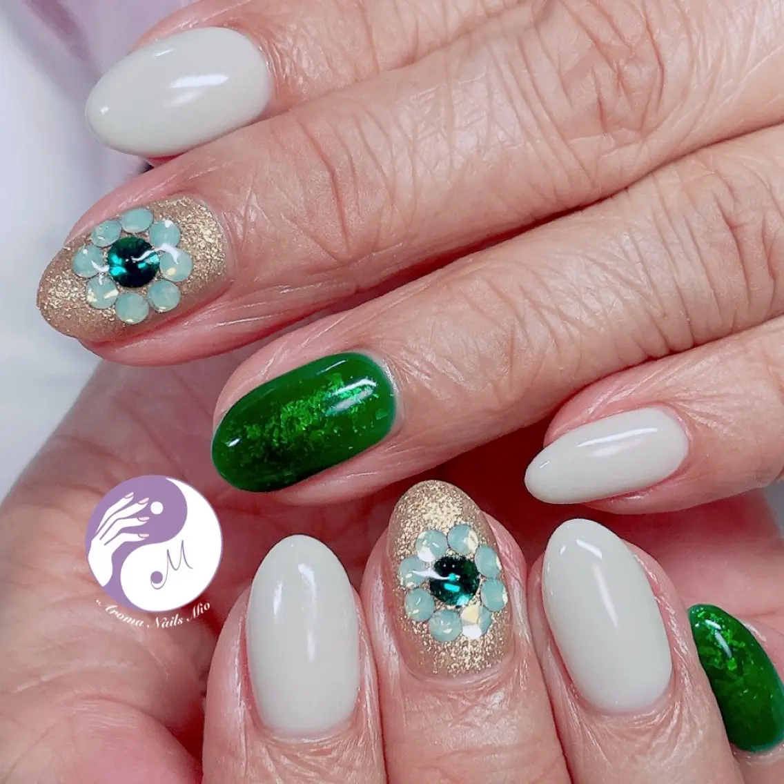 ネイル アートネイル ジェルネイル 赤色 ハンドネイル ハンドケア .Nails Mio 赤羽西ネイルサロンのネイルデザイン
