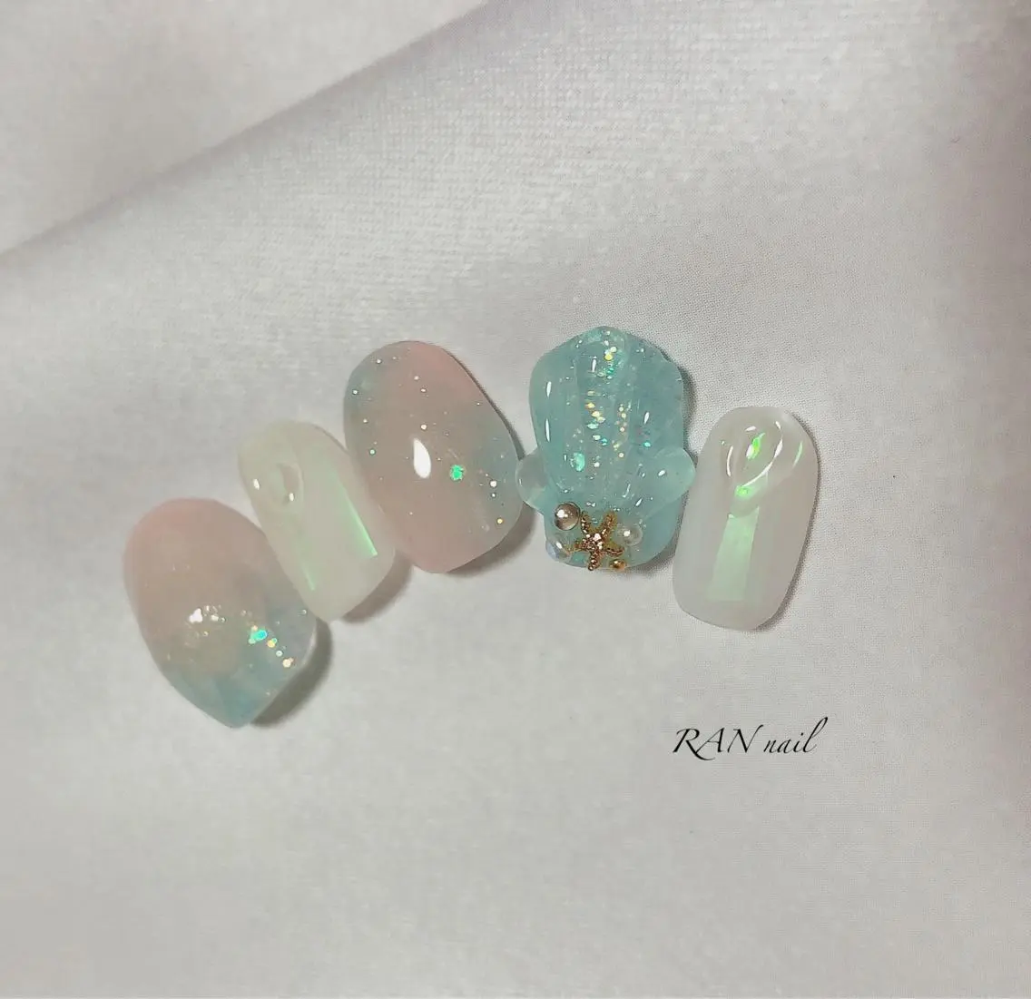 ネイル フットネイル ジェルネイル 氷ネイル・うるうるネイル パラジェル ぷっくりネイル ハンドネイル フットネイル RAN nailのネイルデザイン