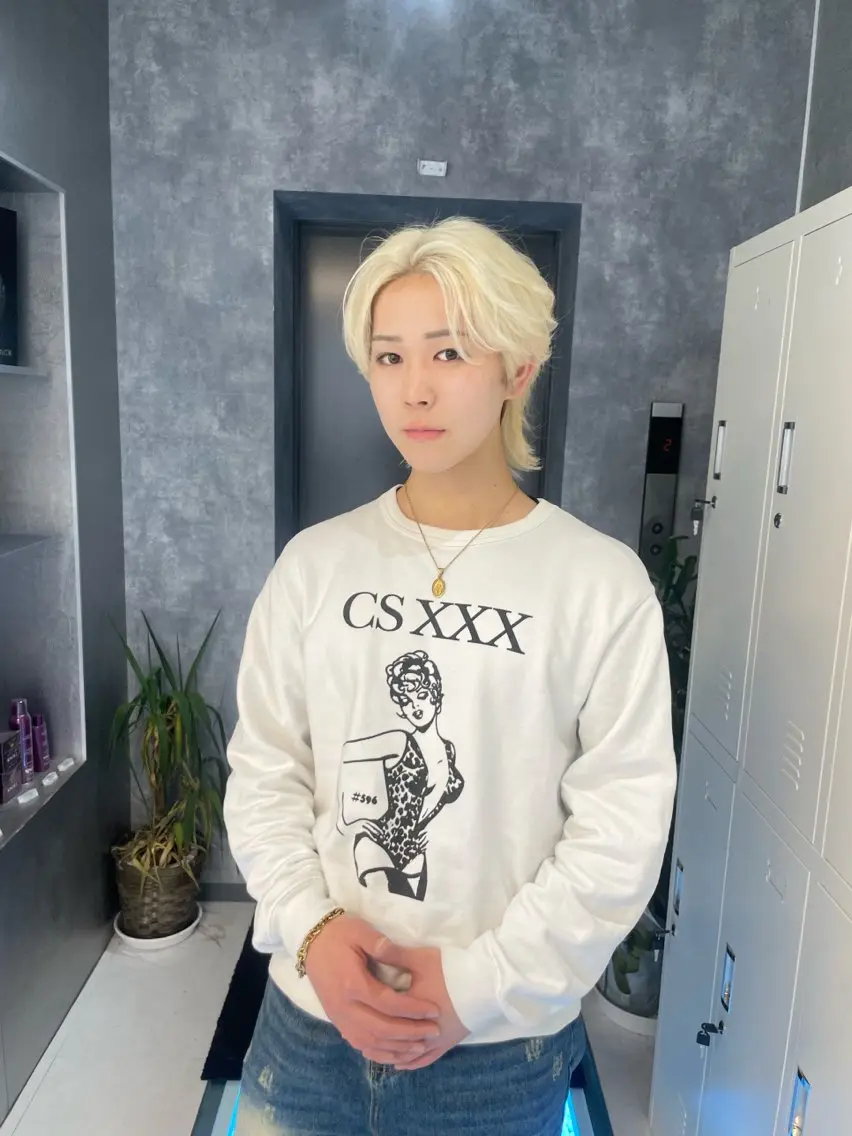 カラー メンズ ハイトーンカラー りゅうたのヘアスタイル