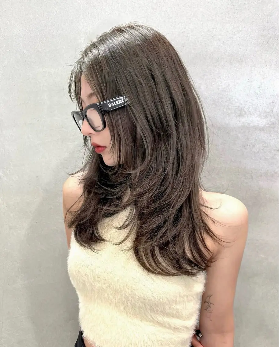 ロング カラー ヘアアレンジ 小顔見えカット/ 韓国レイヤー🇰🇷のヘアスタイル