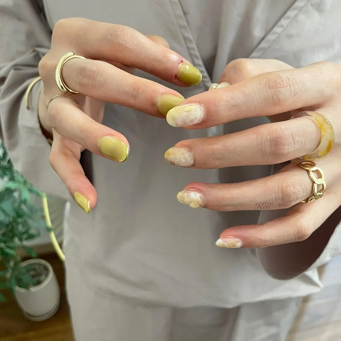 ネイル フレンチネイル ミラーネイル ハンドネイル フットネイル kiii.__ ✴︎*のネイルデザイン