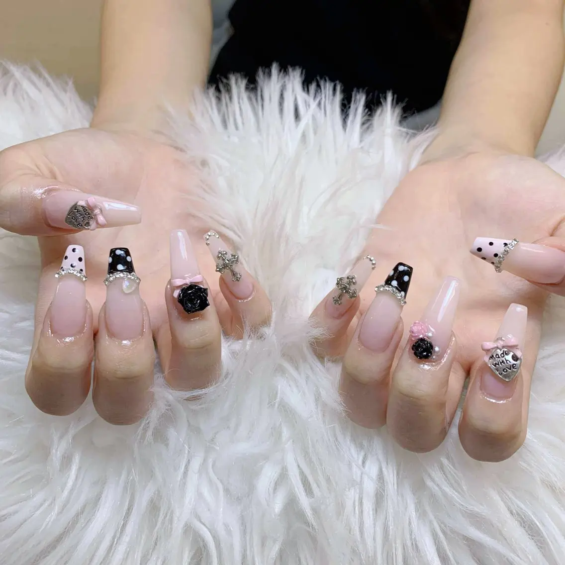 ネイル ハンドネイル ハンドケア Anh Nail 歌舞伎町のネイルデザイン