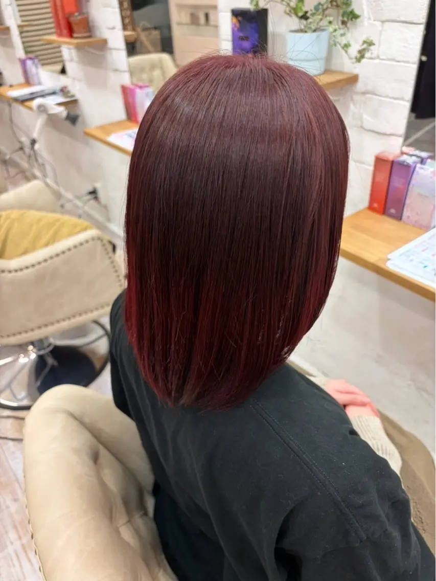 ショート カラー 山崎 更紗のヘアスタイル