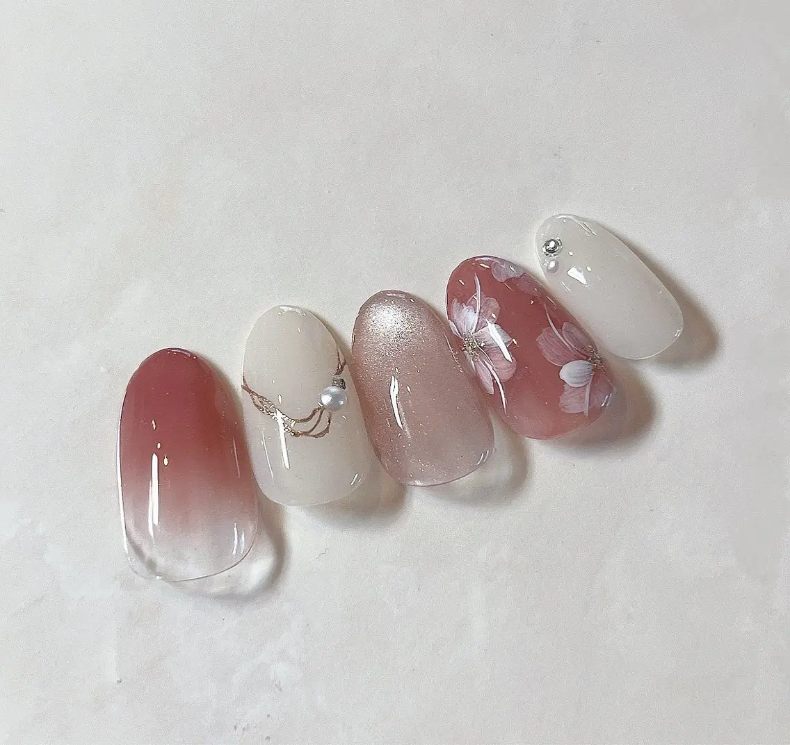 ネイル ハンドネイル ハンドケア LIAnail MOEのネイルデザイン