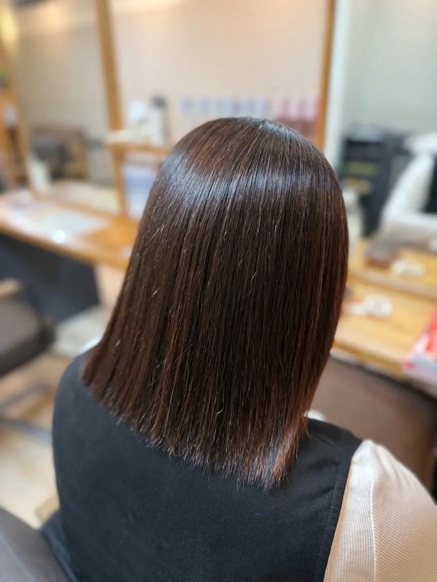 ミディアム カット 縮毛矯正 トリートメント いまい ひまりのヘアスタイル