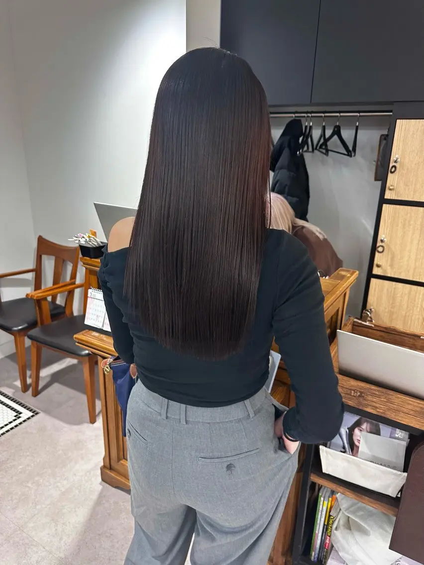 ロング カラー パーマ ヘアアレンジ メンズ キッズ カット ヘアカラー レイヤーカット／ 巻ける縮毛矯正のヘアスタイル