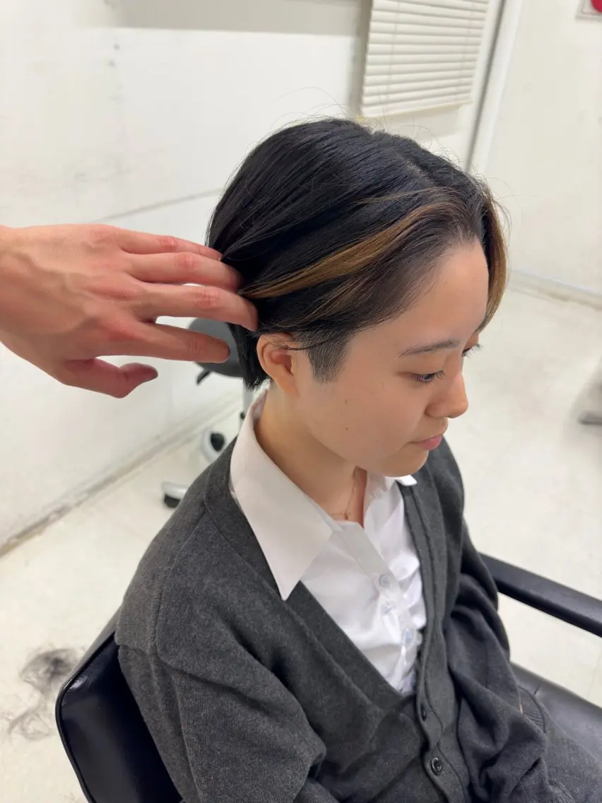 ショート カラー ヘアドネーション/ ショート・ボブのヘアスタイル