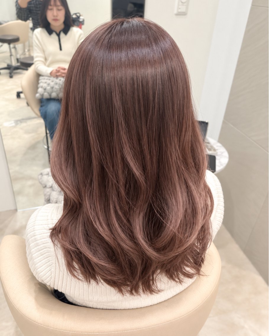 ミディアム カラー カット ヘアカラー トリートメント 綿引茉由香/縮毛矯正 /小顔レイヤーカットのヘアスタイル