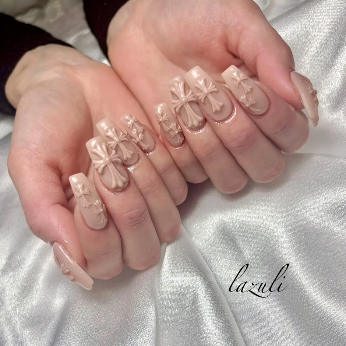 セミロング ハンドネイル Lazuli 💎のネイルデザイン