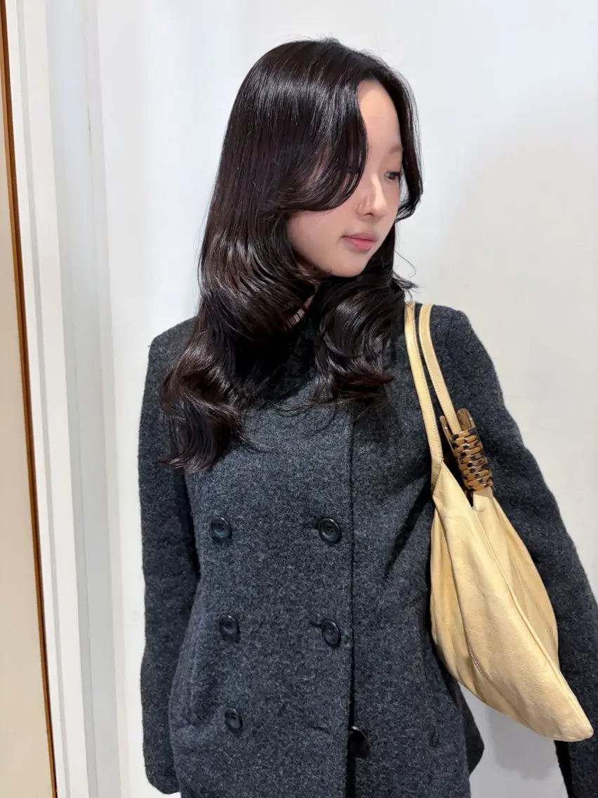 セミロング カラー カット ヘアカラー Luca🟠 透明感カラーのヘアスタイル