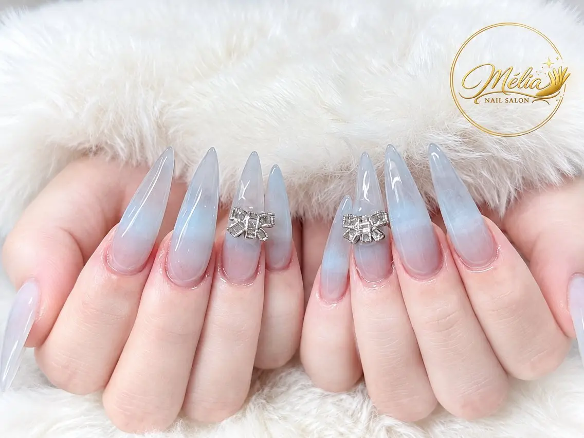 ネイル ブルー ガーリー 韓国ネイル ラメ(グリッター) ロングネイル ハンドネイル ハンドケア Melia Nailsのネイルデザイン