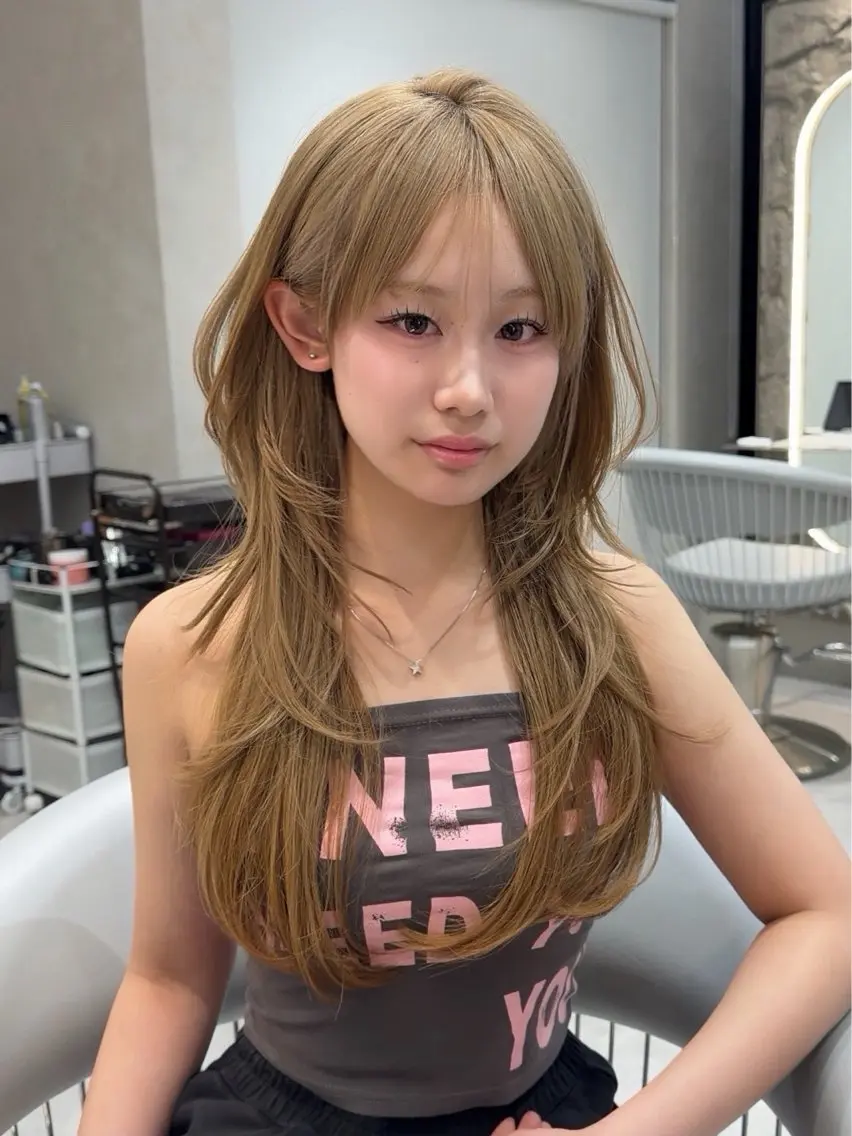 セミロング カラー ヘアカラー トリートメント Lond Le'a /ハイトーンカラーのヘアスタイル