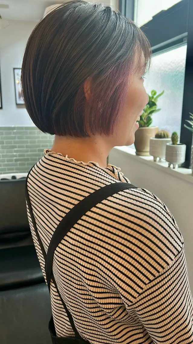 ショート カラー インナーカラー ピンクカラー ボブ hair salon Zöld.のヘアスタイル