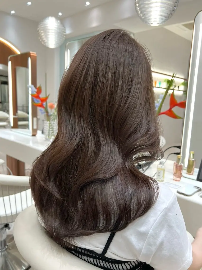 ミディアム カラー ブラウンカラー チョコレートブラウン カット ヘアカラー トリートメント レイヤー/ハッシュ 渋谷/サッタのヘアスタイル