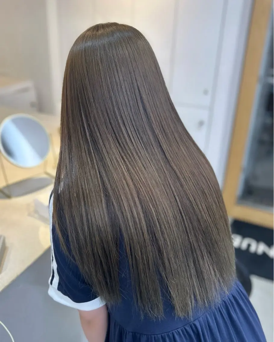 ロング カラー 透け感ベージュ🤎 韓国ヘアtakutoのヘアスタイル