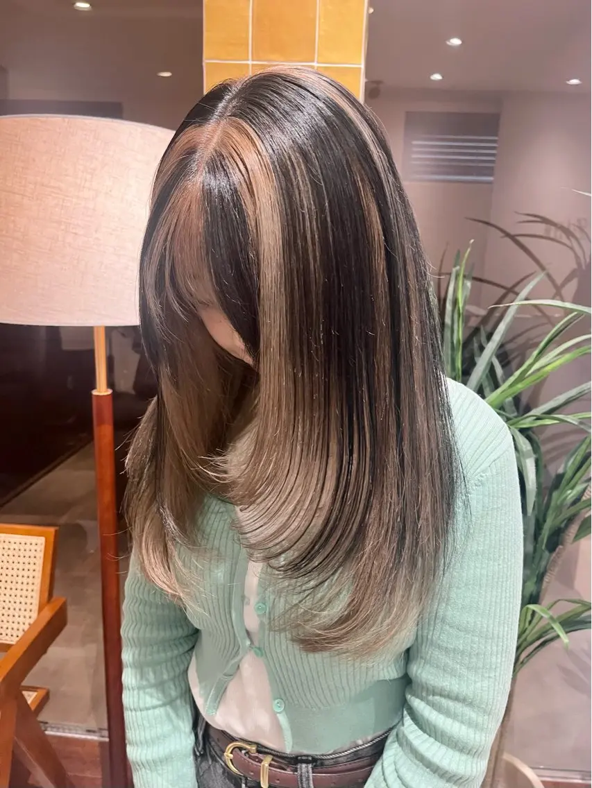 ロング カラー デザインカラー レイヤーカット カット ヘアカラー トリートメント レイヤー🩵透明感 ೀユイ🌙のヘアスタイル