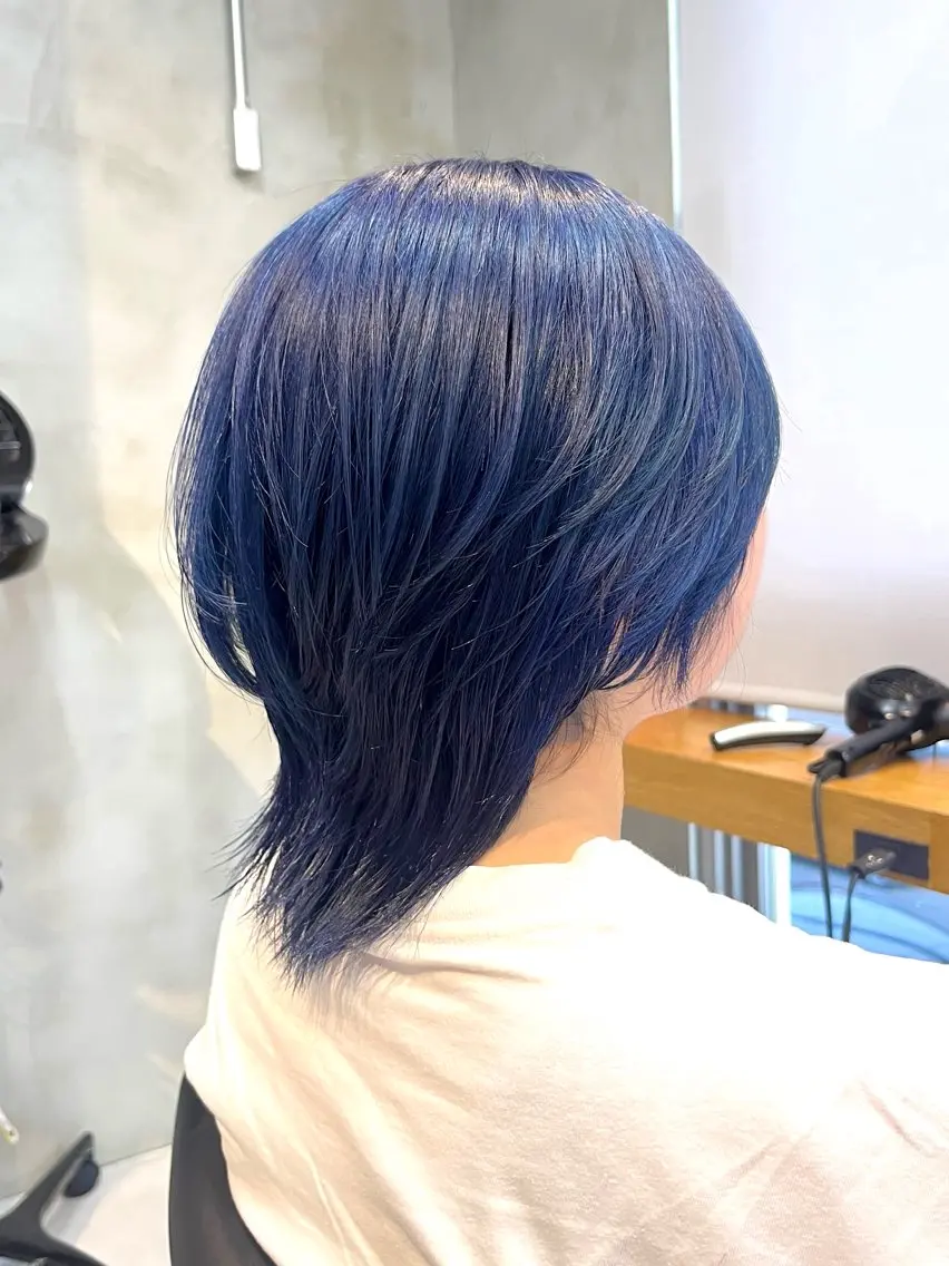 ミディアム カラー ブリーチ ブルーカラー ネイビーカラー ヘアカラー ちせ/ 透明感カラー /elima調布のヘアスタイル
