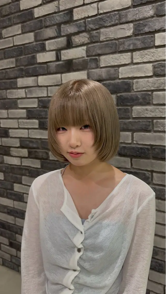ミディアム カラー ベージュカラー ブリーチ オリーブベージュ ヘアカラー 芳賀 風斗のヘアスタイル